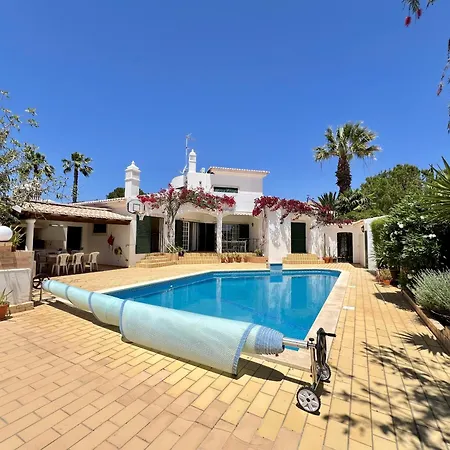 Vila Alvor Traditional With Pool By Homing