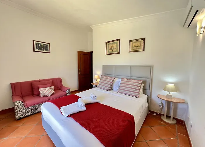 别墅 Alvor Traditional With Pool By Homing *