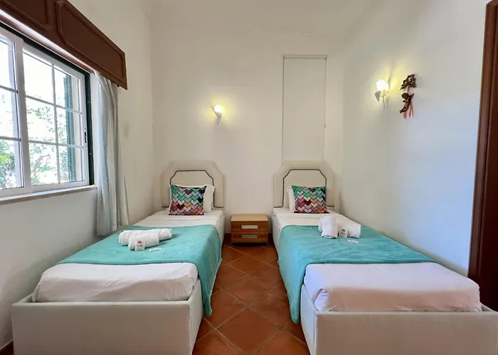 Alvor Traditional With Pool By Homing *