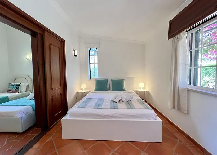 Alvor Traditional With Pool By Homing * Mexilhoeira da Carregacao