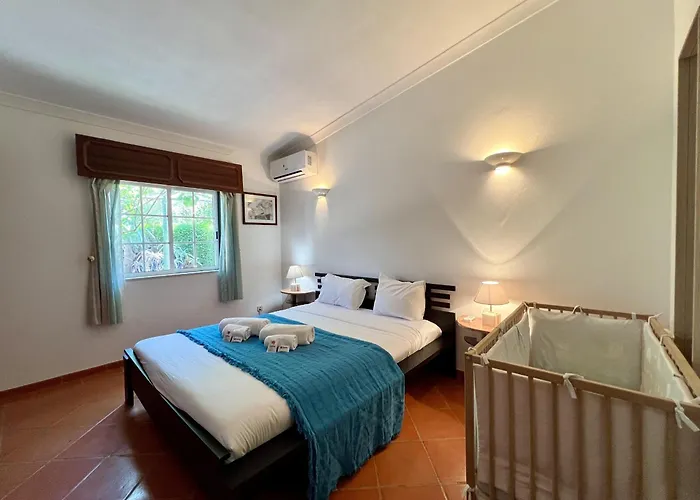 Alvor Traditional With Pool By Homing 别墅