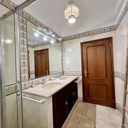 Villa Alvor Traditional With Pool By Homing Unhais Da Serra